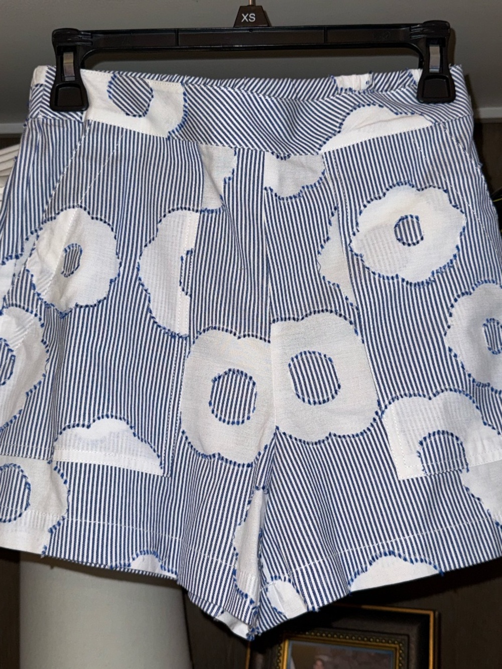 Trina Turk Xs Soothe short blue white striped shorts floral print - Picture 4 of 6
